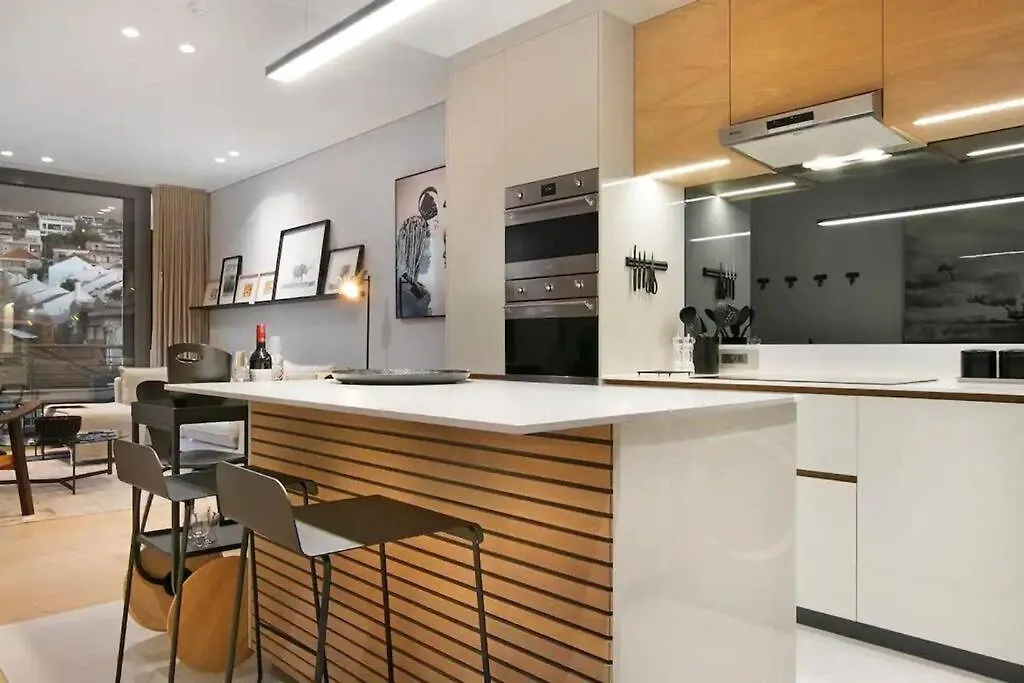 Greenpoint Hideaway Pool, Balcony, Luxury Living Cape Town Daire